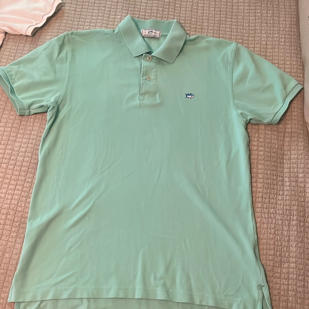 Men’s size small skipjack Southern Tide polo shirt